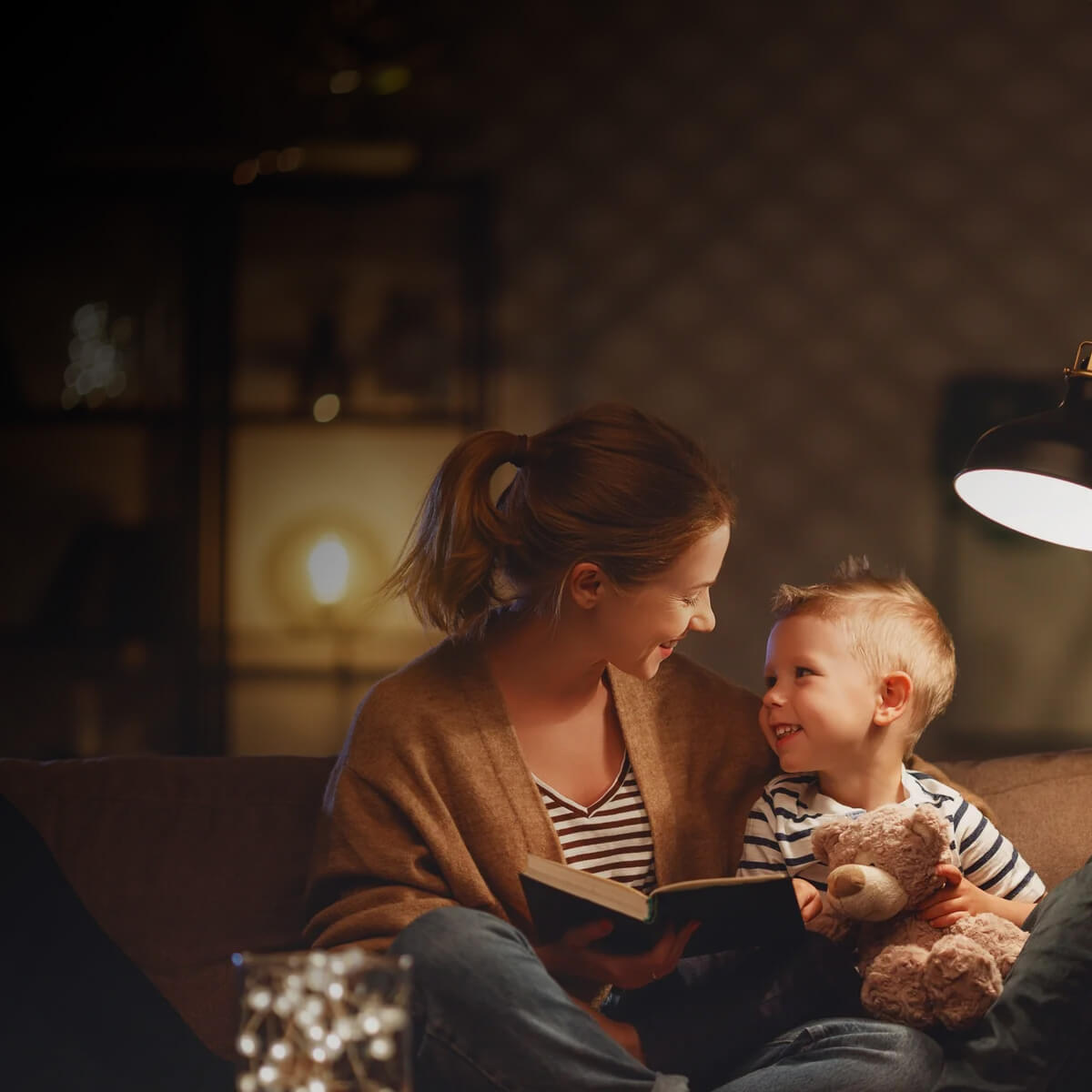 Vele kinderboeken voor een goede prijs, elke bestelling helpt een kind. Goed doel, stichting steun armoede.