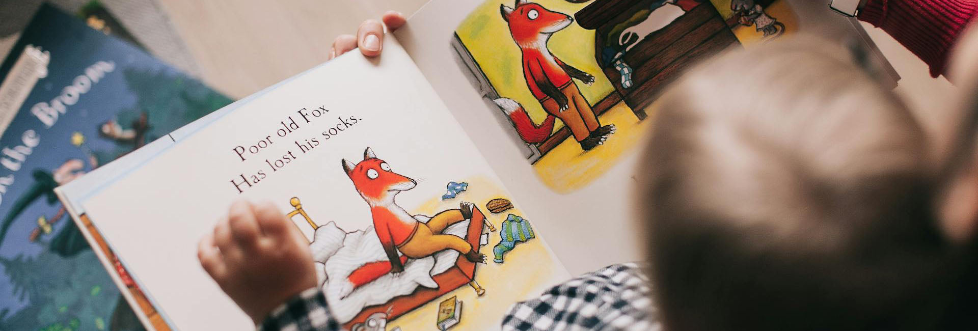 Vele kinderboeken voor een goede prijs, elke bestelling helpt een kind. Goed doel, stichting steun armoede.